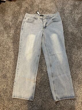 PrettyLittleThing Light Blue Straight Leg Jeans